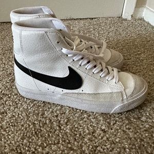 NIKE BLAZERS HIGH TOP